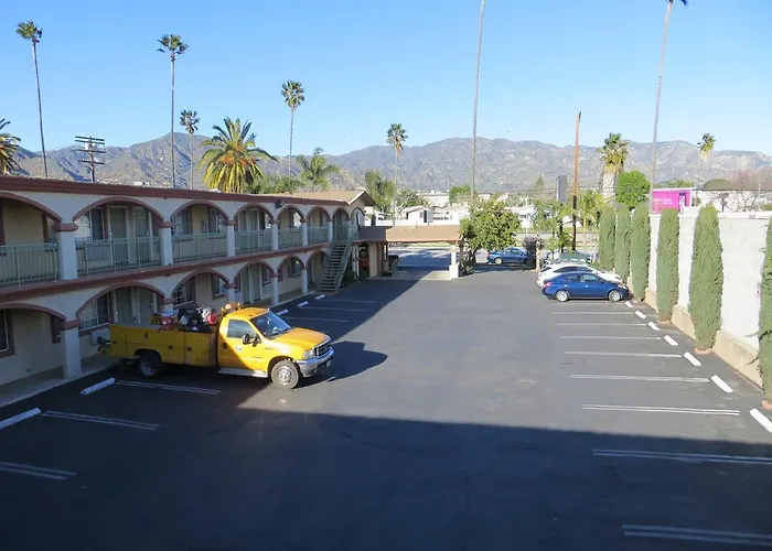 Delmonico Motel